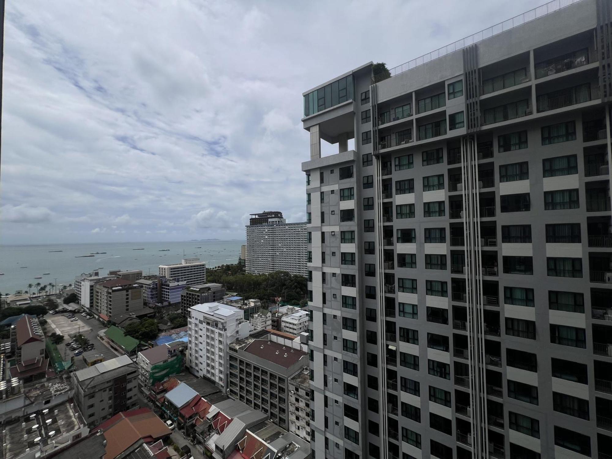 The Base Central Pattaya By Mickey Zewnętrze zdjęcie