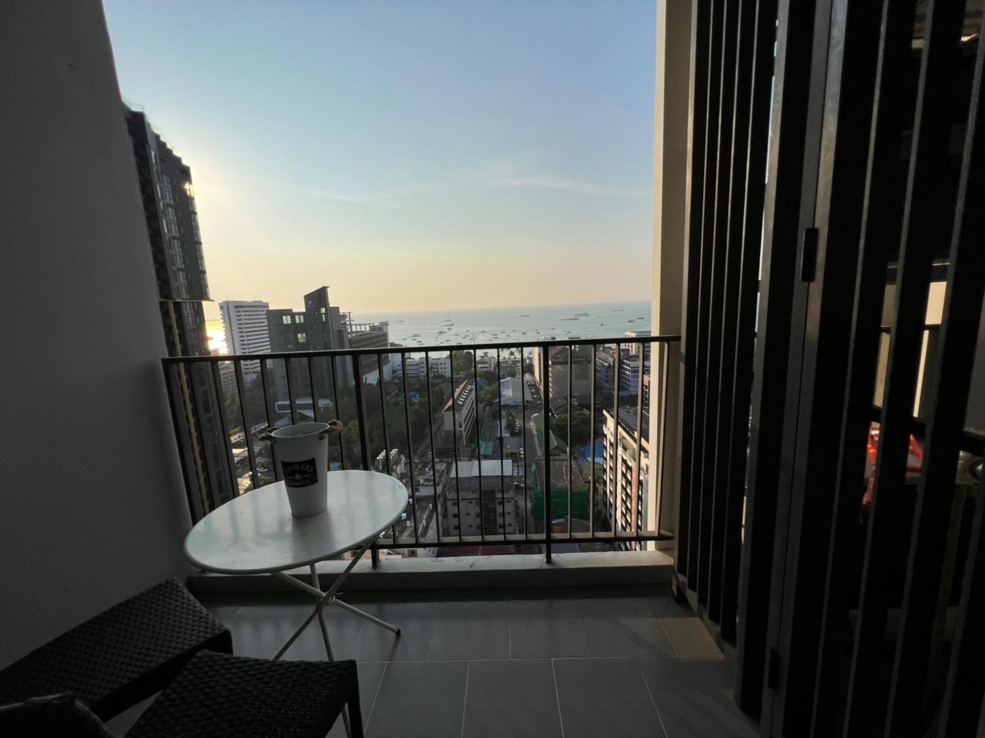 The Base Central Pattaya By Mickey Zewnętrze zdjęcie
