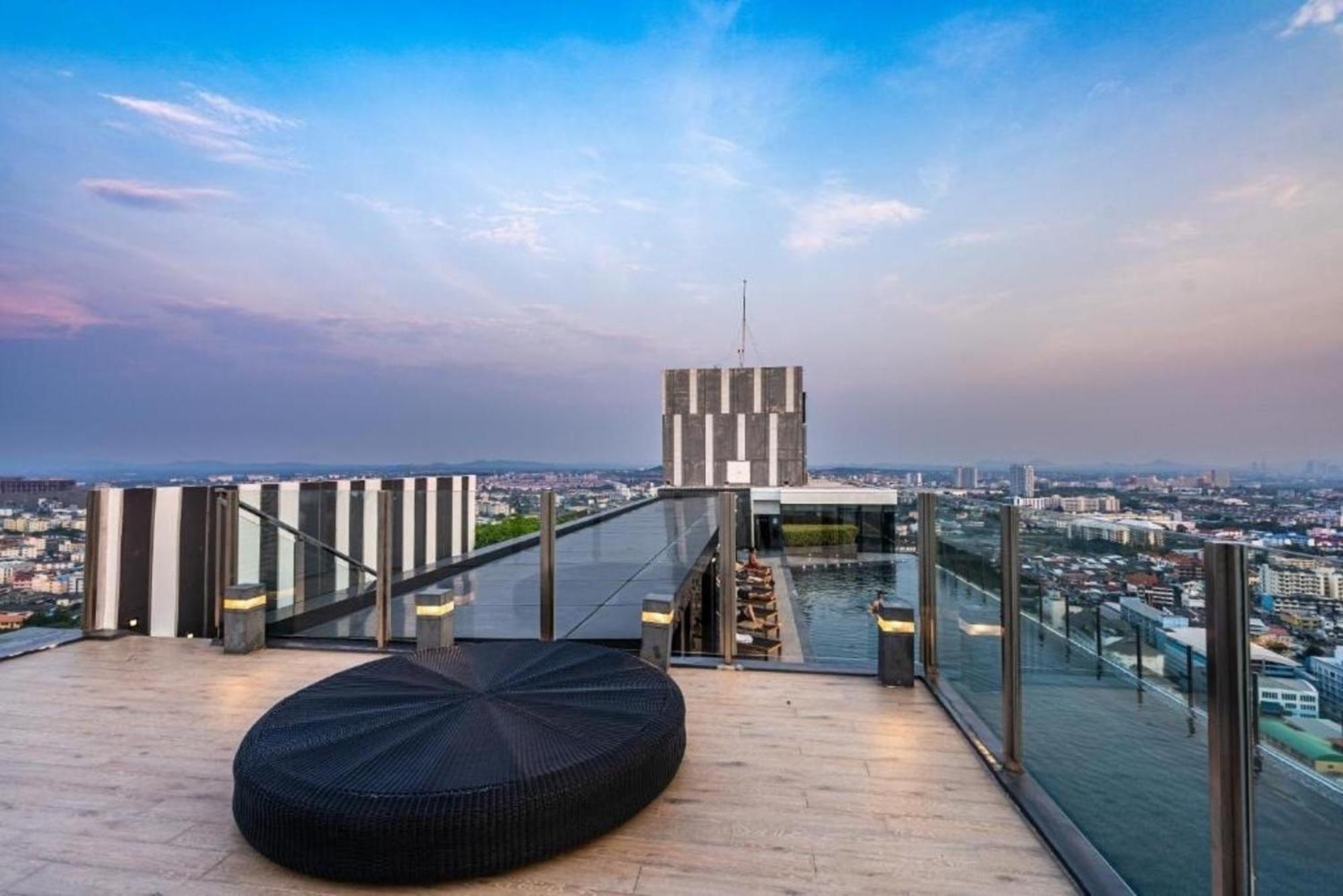 The Base Central Pattaya By Mickey Zewnętrze zdjęcie